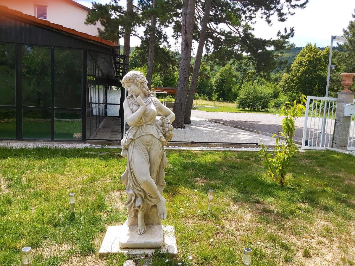 Divaca, Vila Srebrna Buitenkant foto